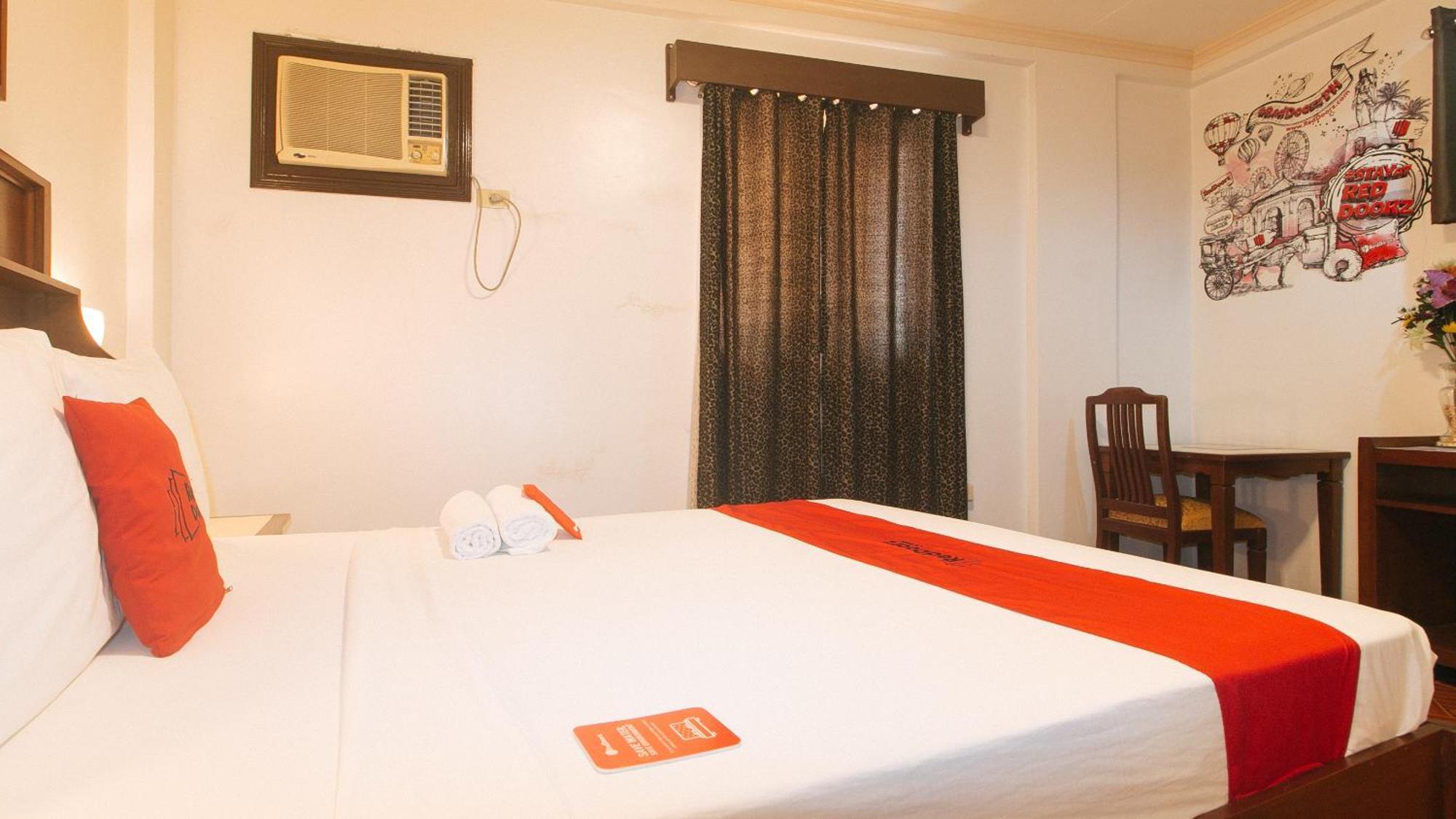 RedDoorz @ Tamarind Street Angeles City Exterior foto