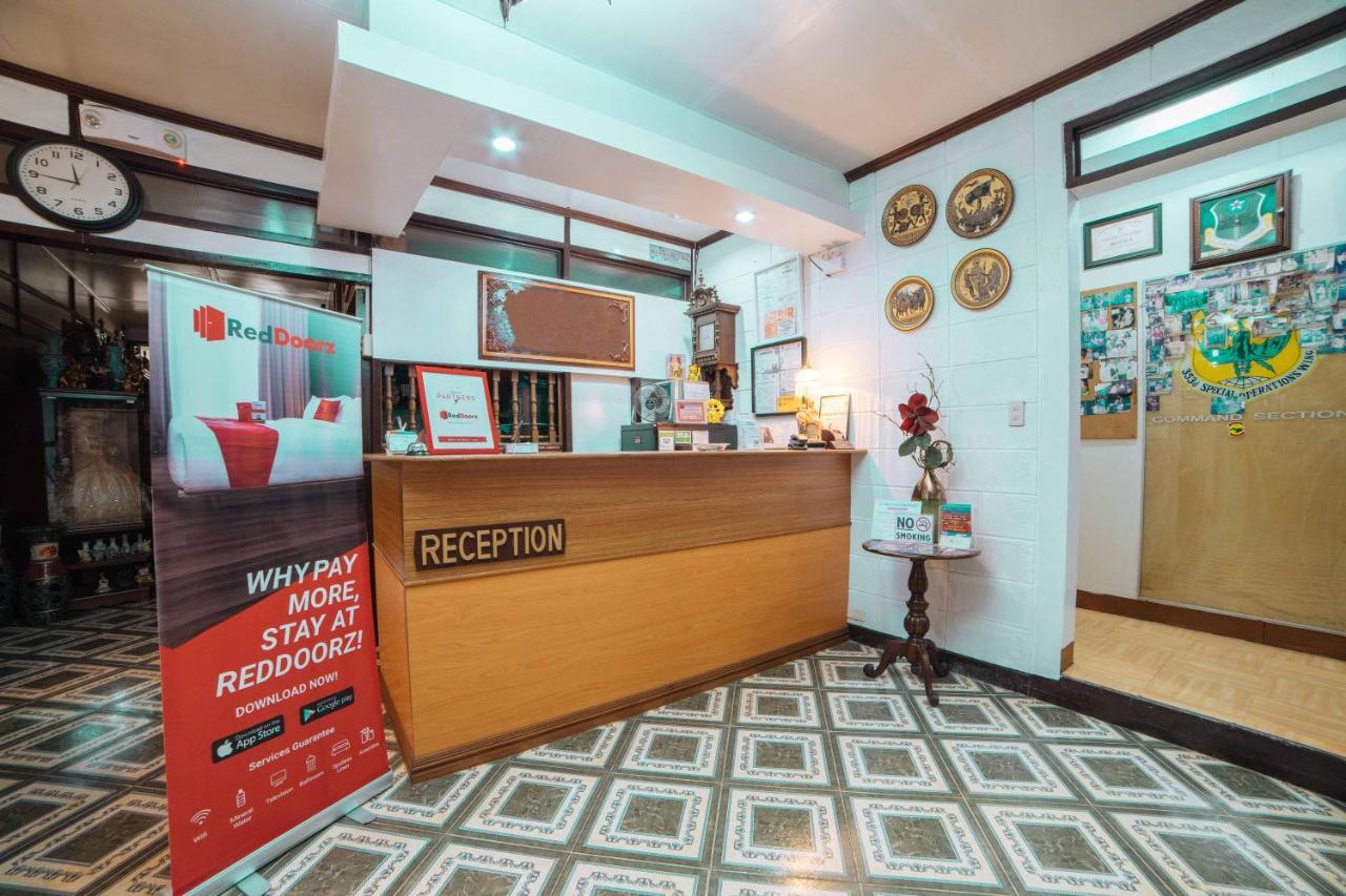RedDoorz @ Tamarind Street Angeles City Exterior foto